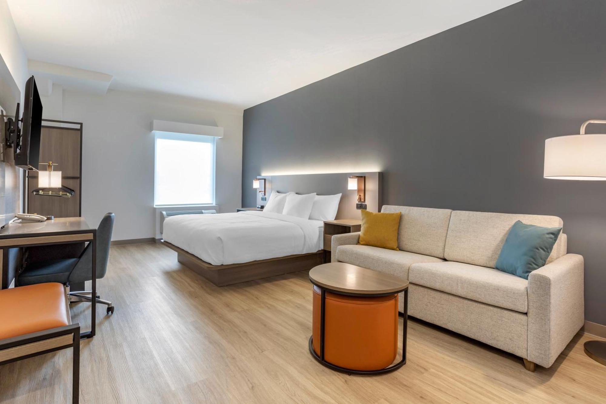 Comfort & Liberty International Airport 2*