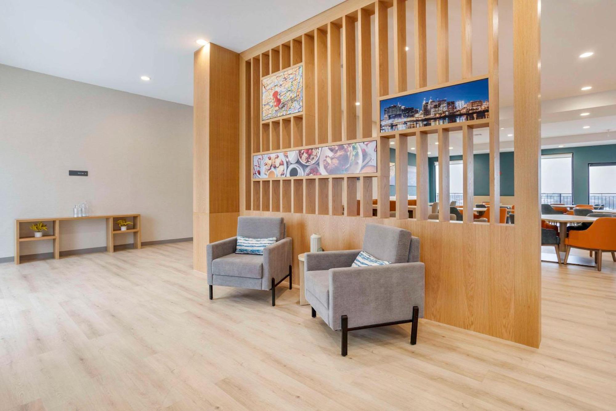 Comfort & Liberty International Airport 2*